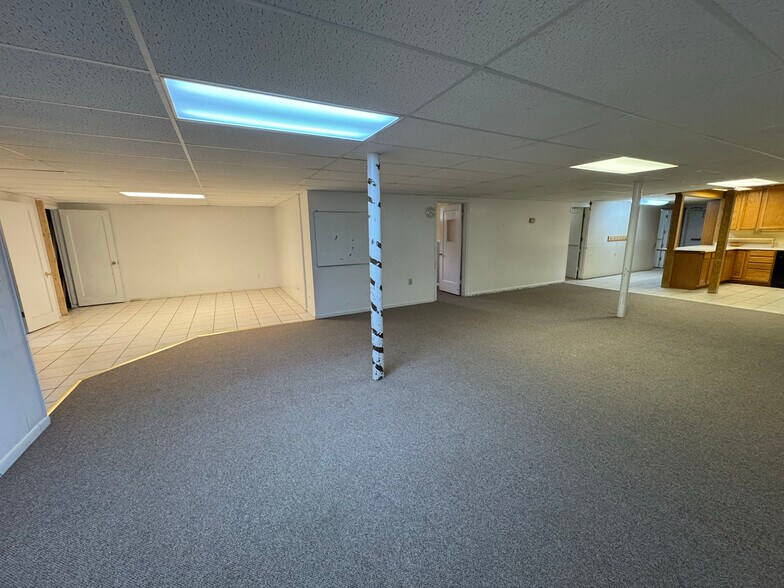 More Photos Of 402 S 7th St E, Riverton Flex For Sale