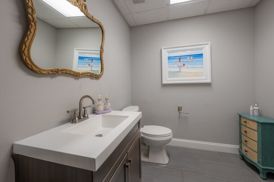 More Photos Of 160 E Bloomingdale Ave, Brandon Medical For Sale