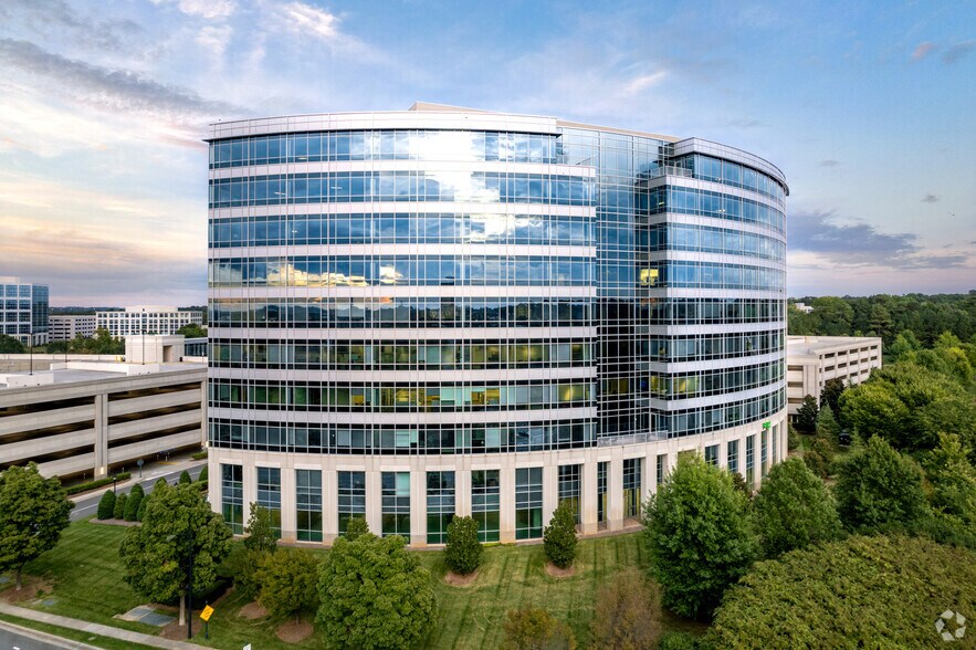 More Photos Of 13024 Ballantyne Corporate Pl, Charlotte Office For Lease