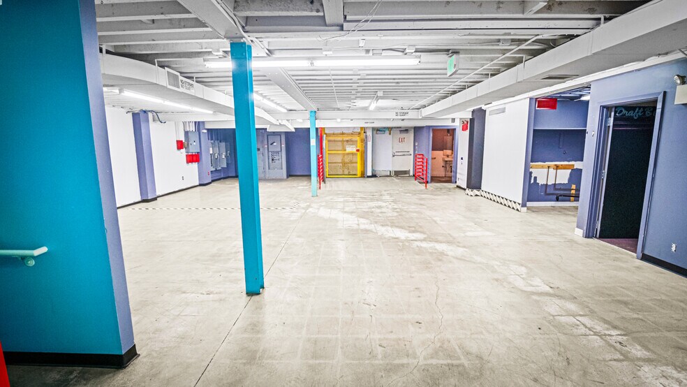 More Photos Of 236-242 Pine Ave, Long Beach Storefront Retail Office For Lease