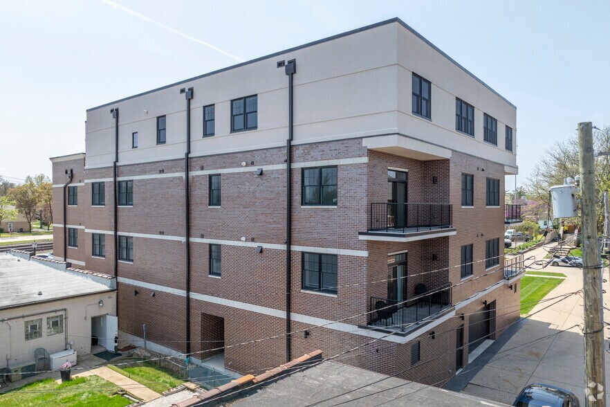 More Photos Of 514 Hillgrove Ave, Western Springs Apartments For Lease