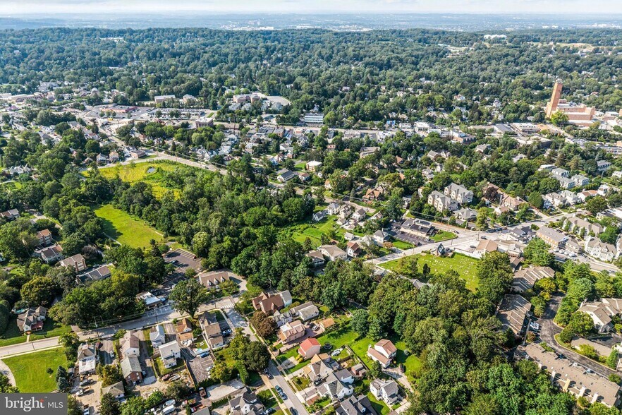 More Photos Of 405 W Wayne Ave, Wayne Office Residential For Sale