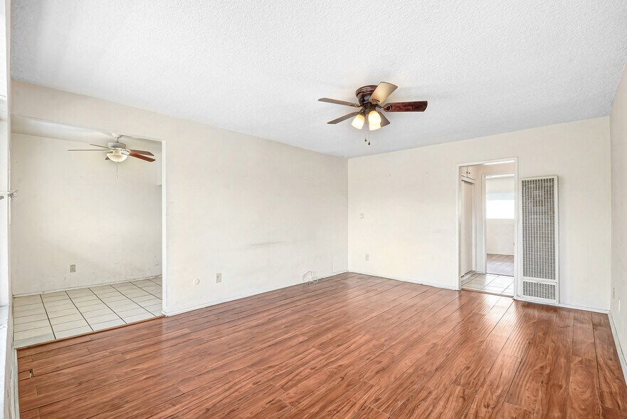 More Photos Of 1649 S La Brea Ave, Los Angeles Apartments For Sale