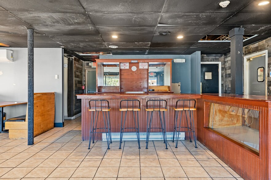 More Photos Of 1690 W Shore Rd, Warwick Storefront Retail Residential For Lease