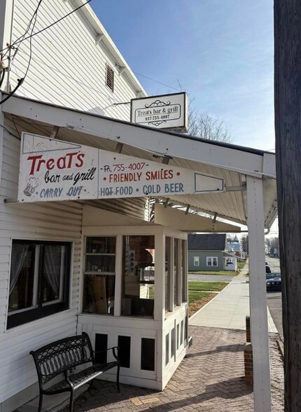 More Photos Of 113 E Washington St, New Madison Bar For Sale