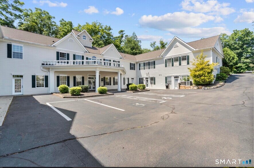 Primary Photo Of 2488 Boston Post Rd, Guilford Apartments For Lease