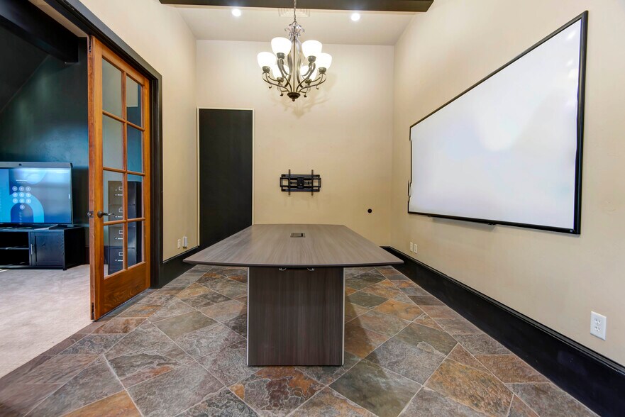 More Photos Of 1531 E Bradford Pky, Springfield Medical For Lease