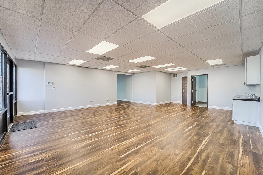 More Photos Of 5472 Arapahoe Ave, Boulder Auto Repair For Lease