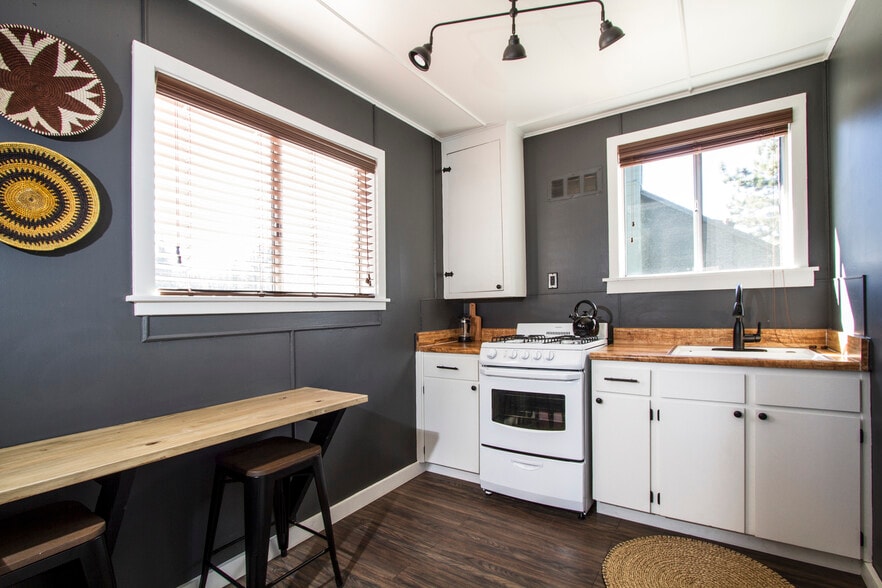 More Photos Of 214 Lagunita Ln, Big Bear Lake Hotel For Sale