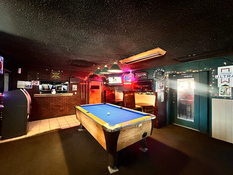 More Photos Of 1063 Hwy 95, Bullhead City Bar For Sale