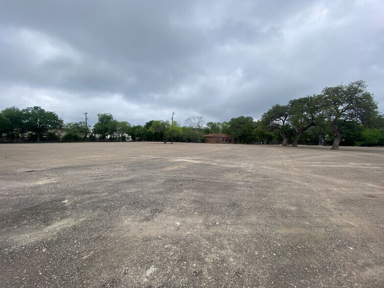 More Photos Of 7540 Bandera rd, San Antonio Land For Lease