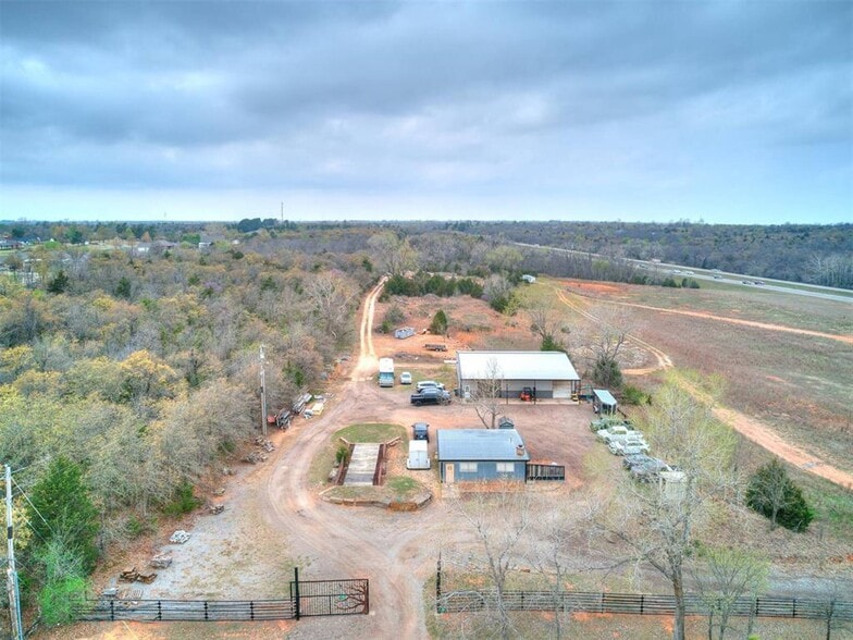 More Photos Of 6625 S Hiwassee Rd, Oklahoma City Showroom For Sale