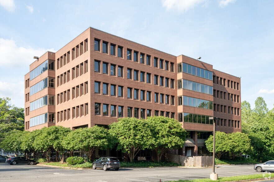 Primary Photo Of 1749 Old Meadow Rd, McLean Office For Lease