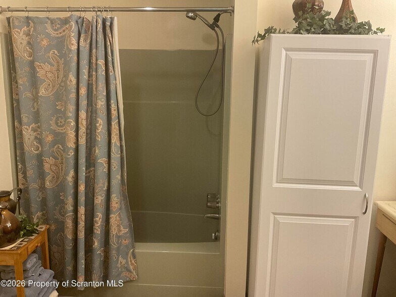 More Photos Of 28 Southside Ln, Scott Township Specialty For Sale
