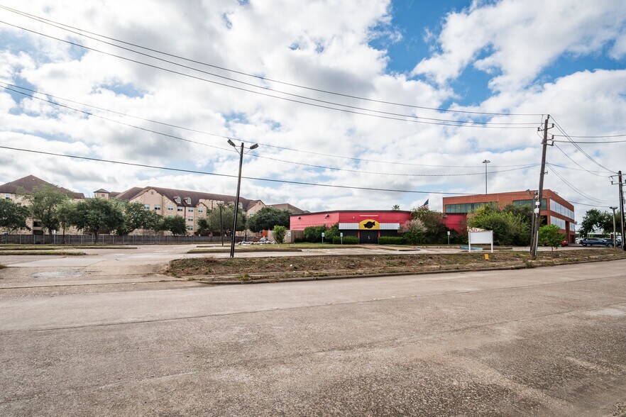 More Photos Of 11950 Kurland Dr, Houston Restaurant For Sale