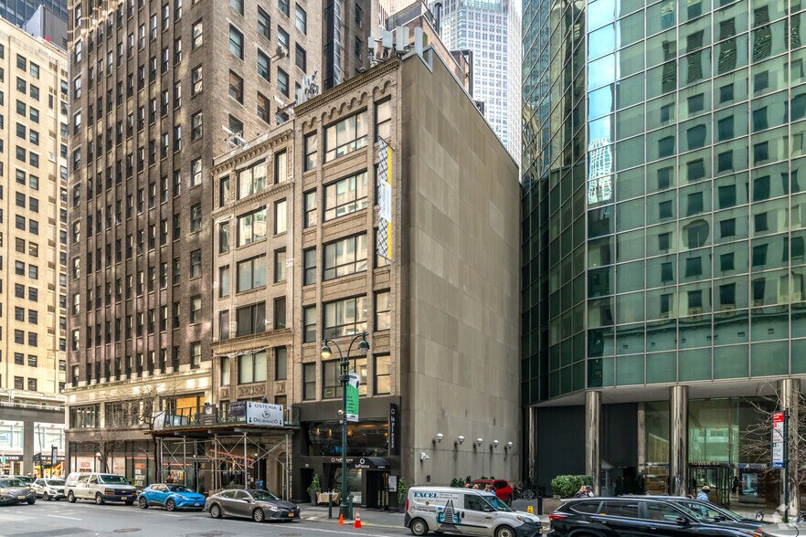 More Photos Of 20 E 49th St, New York Office For Lease