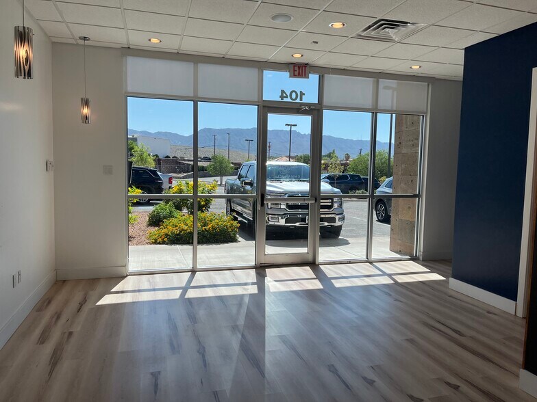 More Photos Of 211 Bartlett Dr, El Paso Medical For Lease