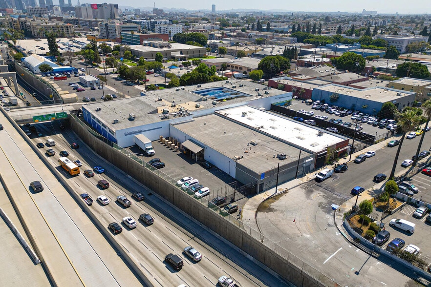 More Photos Of 341 W 31st St, Los Angeles Warehouse For Lease