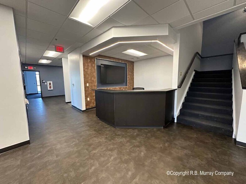 More Photos Of 1343 E Kingsley St, Springfield Office For Lease