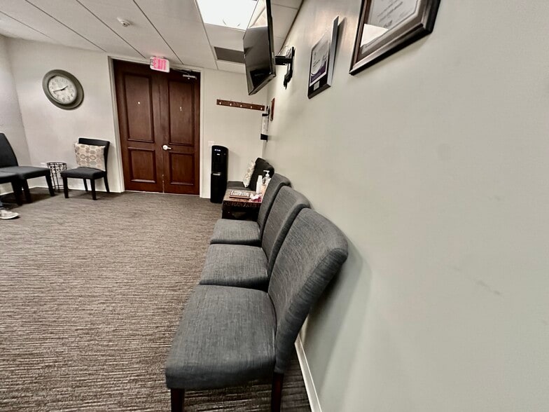 More Photos Of 81 Holly Hill Ln, Greenwich Office For Lease