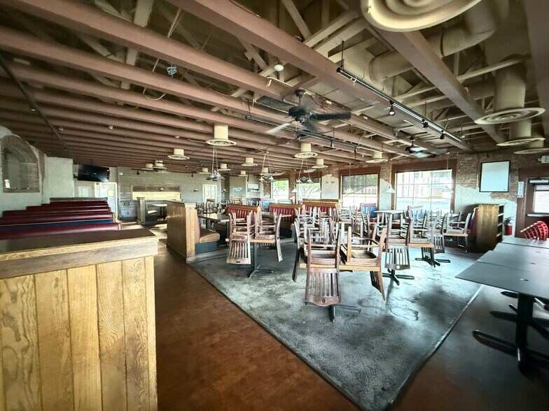 More Photos Of 6676 S Parker Rd, Aurora Restaurant For Sale