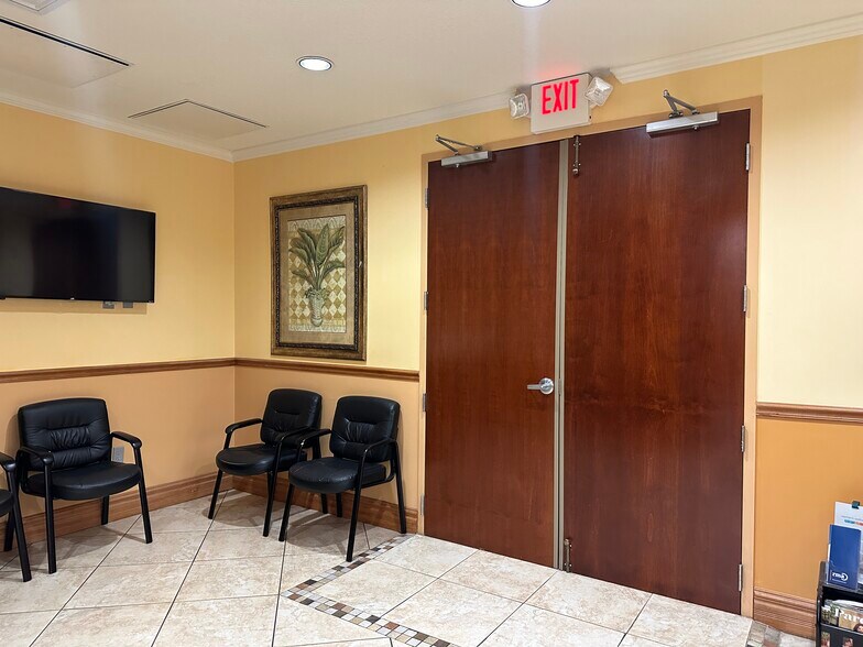 More Photos Of 6000 Turkey Lake Rd, Orlando Medical For Lease