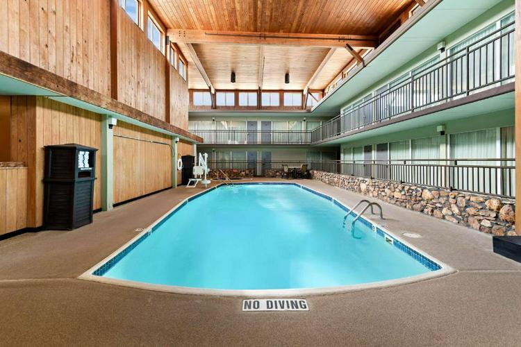 More Photos Of 3120 S Limit Ave, Sedalia Hotel For Sale
