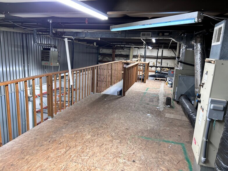 More Photos Of 526-540 Enterprise Dr, Erlanger Light Manufacturing For Lease