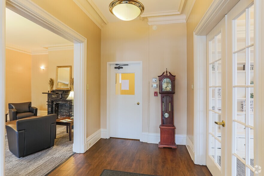 More Photos Of 510 Washington Ave, Carnegie Coworking Space