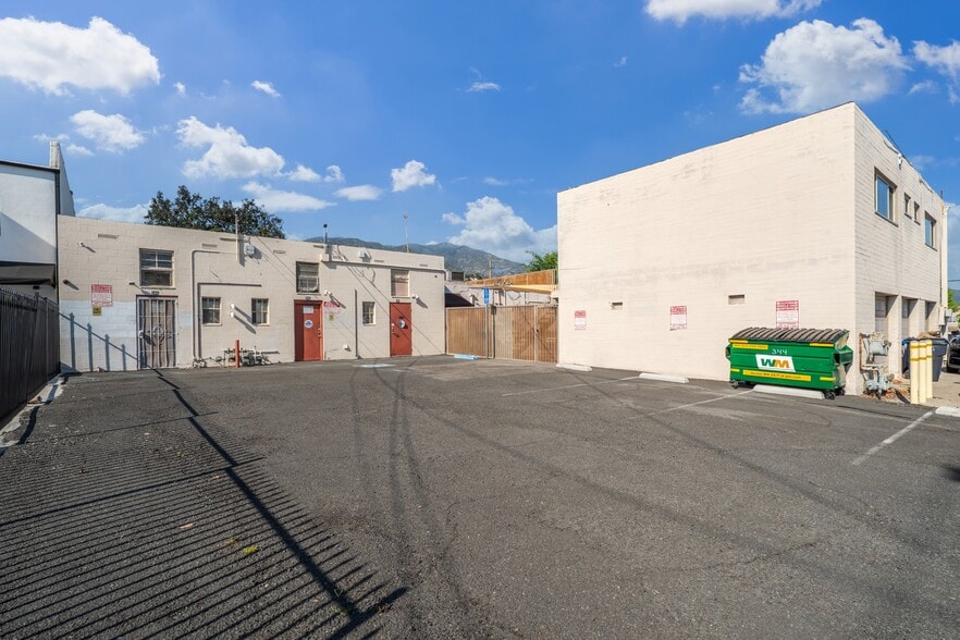 More Photos Of 340-344 E Foothill Blvd, Arcadia Freestanding For Sale