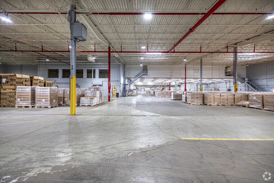 More Photos Of 2101 Kennedy Rd, Janesville Light Manufacturing For Lease
