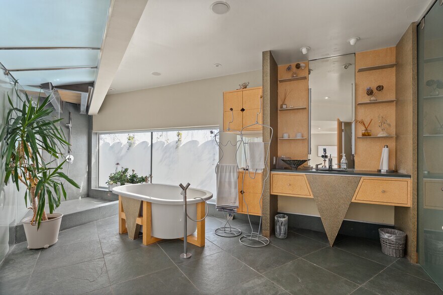 More Photos Of 3111 Ocean Front Walk, Marina Del Rey Apartments For Sale