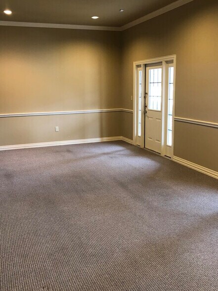 More Photos Of 6220 Chase Oaks Blvd, Plano Office For Sale