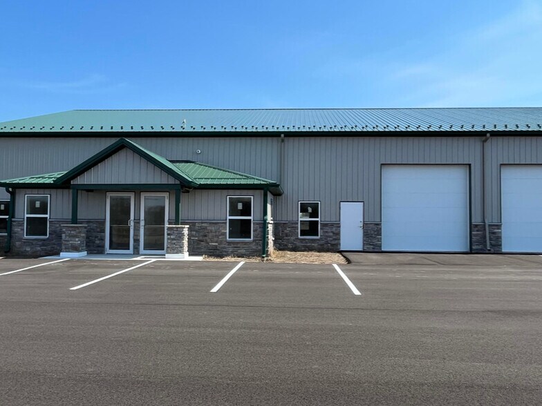 More Photos Of 385 Blacketor Dr, Rochester Warehouse For Lease