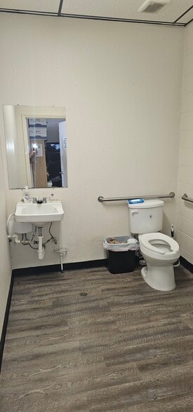 More Photos Of 3413 Broadway Blvd, Garland Storefront For Lease