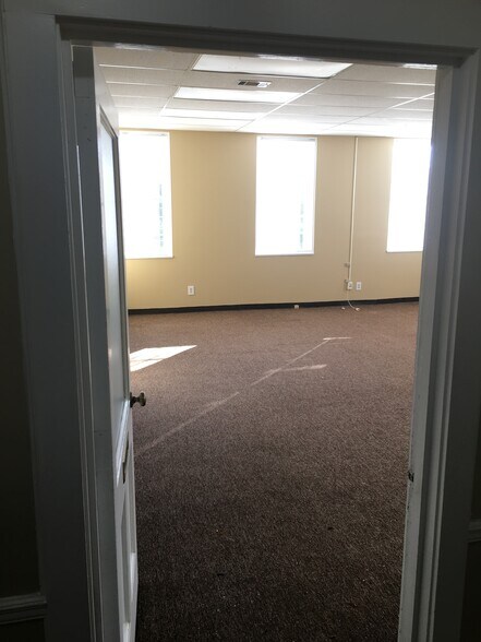 More Photos Of 301 Broome St, Lagrange Office For Lease