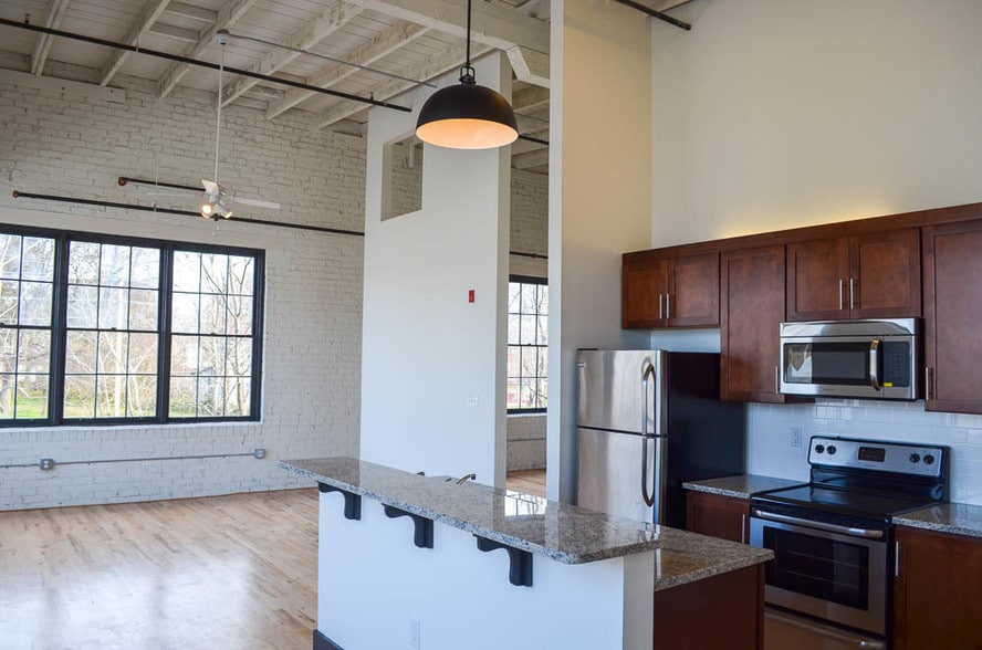 More Photos Of 1131 Commerce St, Petersburg Apartments For Sale