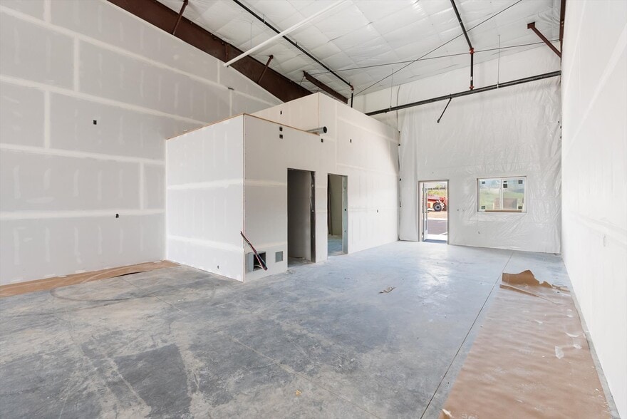 More Photos Of 6725 Butler Creek Rd, Missoula Light Distribution For Lease