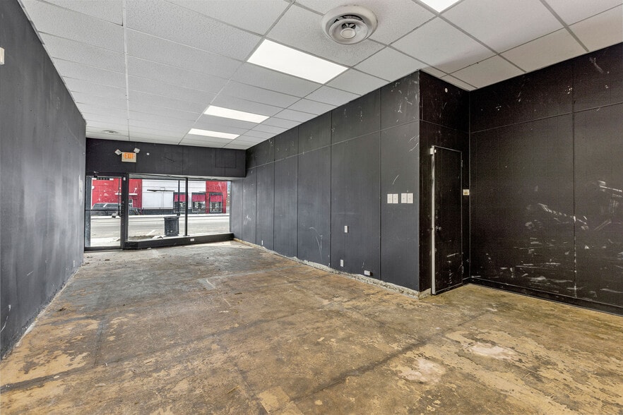 More Photos Of 4539 Montgomery Rd, Cincinnati Storefront Retail Residential For Lease