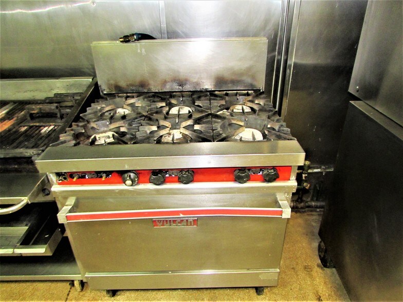 More Photos Of 6931 Gravois Ave, Saint Louis Restaurant For Lease