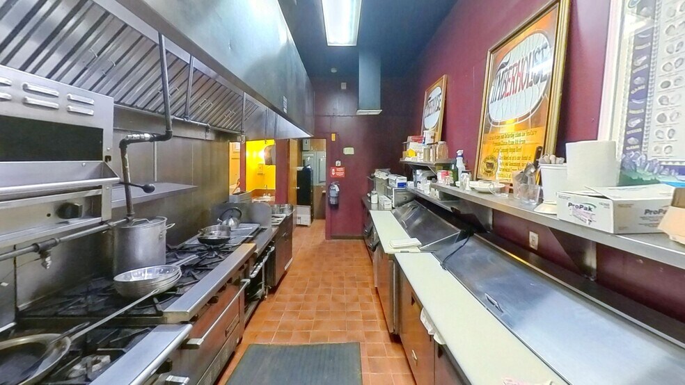 More Photos Of 295534 US Highway 101, Quilcene Flex For Sale