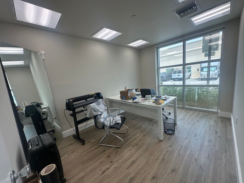 More Photos Of 10388 State Road 84, Davie Warehouse For Lease