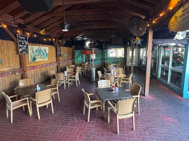 More Photos Of 1023 Florida Ave, Palm Harbor Freestanding For Sale