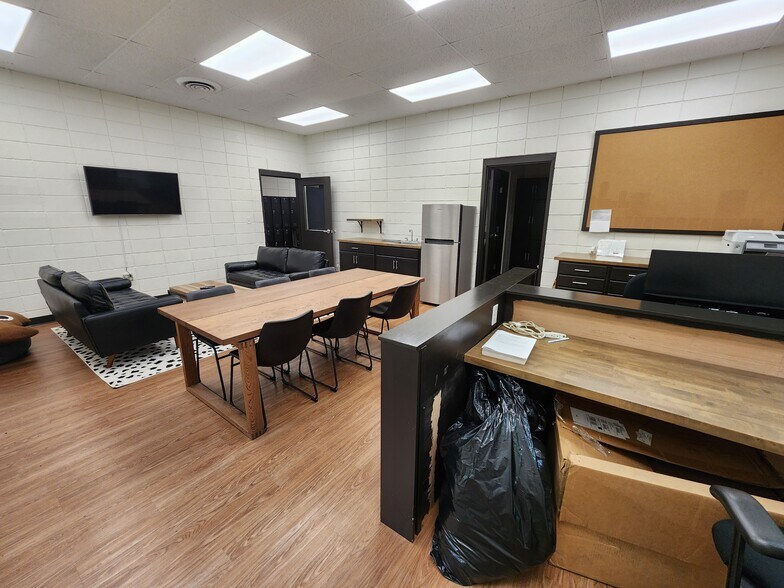 More Photos Of 501 Howell Rd, Greenville Office For Lease