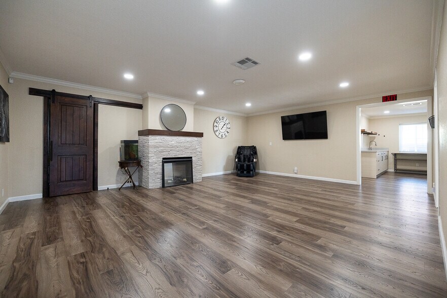 More Photos Of 25 E Hedding St, San Jose Office For Lease