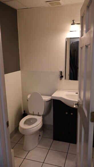 More Photos Of 626-636 E Ogden Ave, Naperville Unknown For Lease