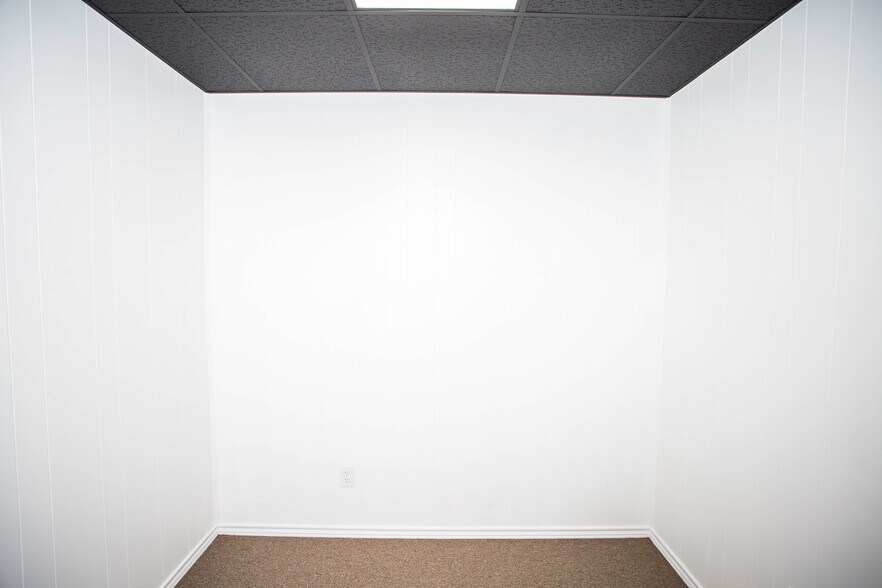 More Photos Of 2811 74th St, Lubbock Office Residential For Sale