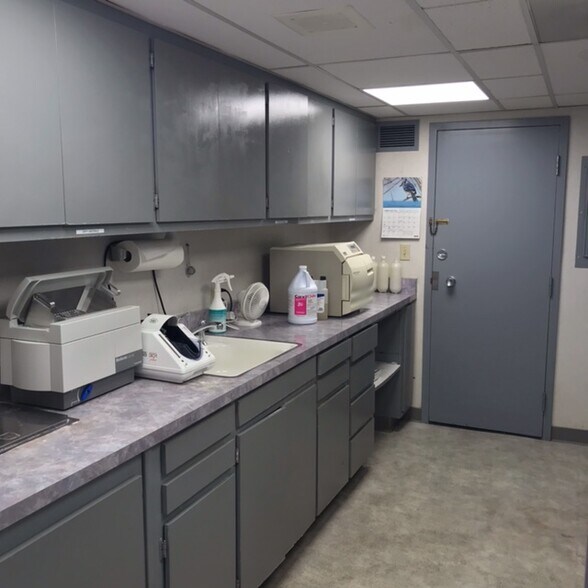 More Photos Of 1235 W Vista Way, Vista Medical For Lease