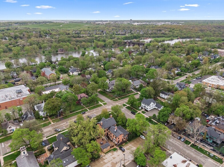 More Photos Of 124 S 2nd St, Geneva General Retail For Sale