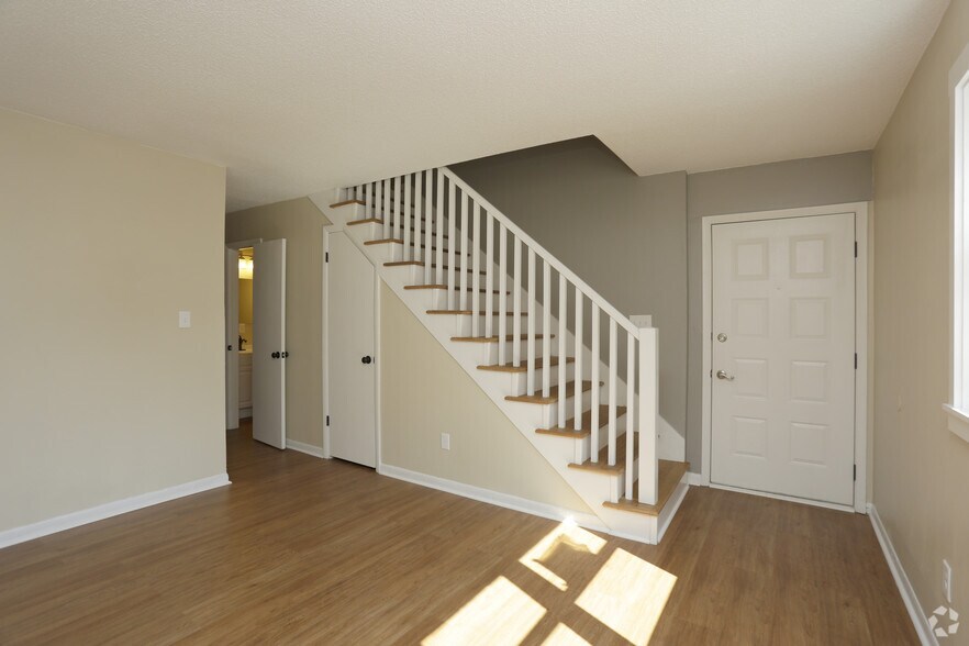 More Photos Of 30 Allen Ave, Asheville Apartments For Sale